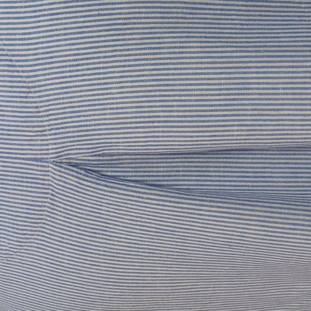 TAHARI WOMENS TOP SIZE L IN A LOVELY BLUE AND WHITE STRIPED 💙 - Picture 6 of 7